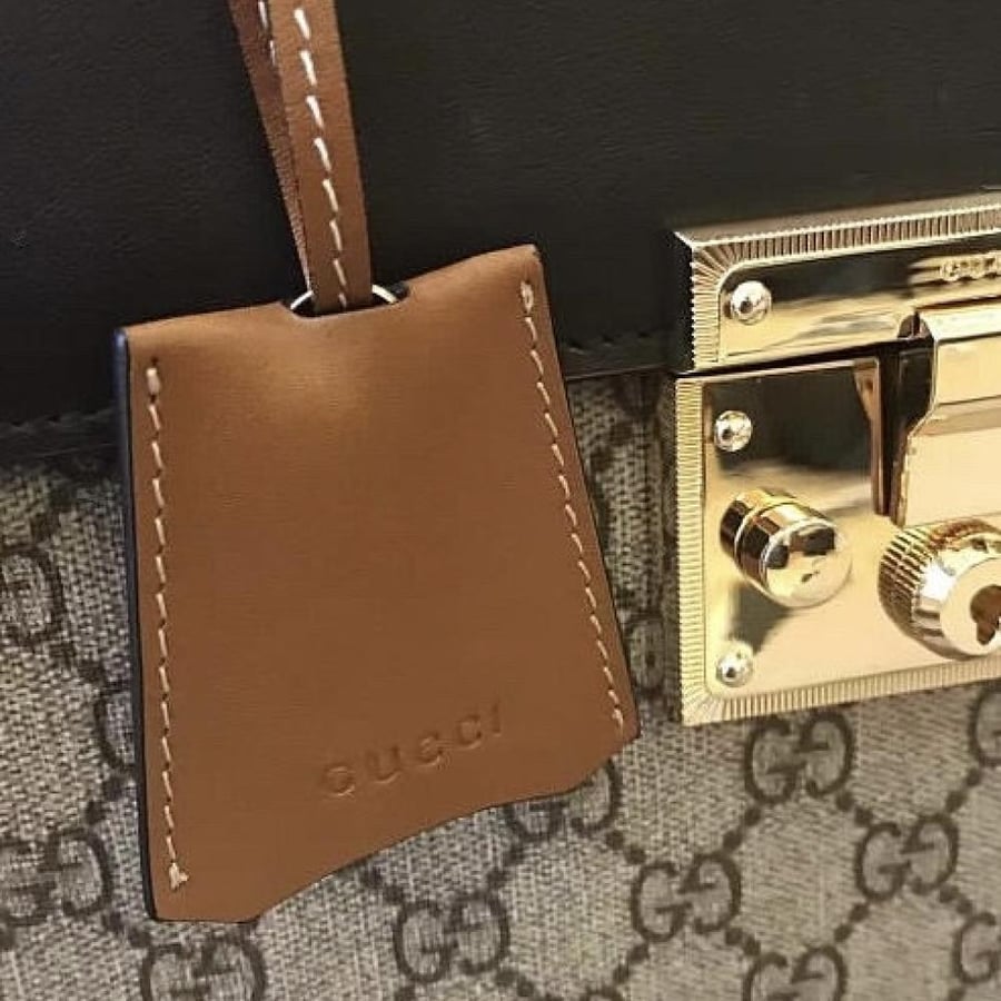 Gucci Beige Black GG Supreme Canvas and Leather Small Padlock Top Handle مقاس سمول