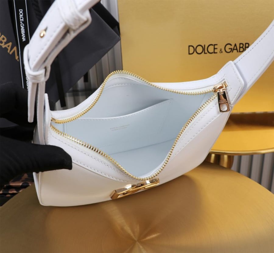 دولتشي شنطة 3.5 shoulder bag
