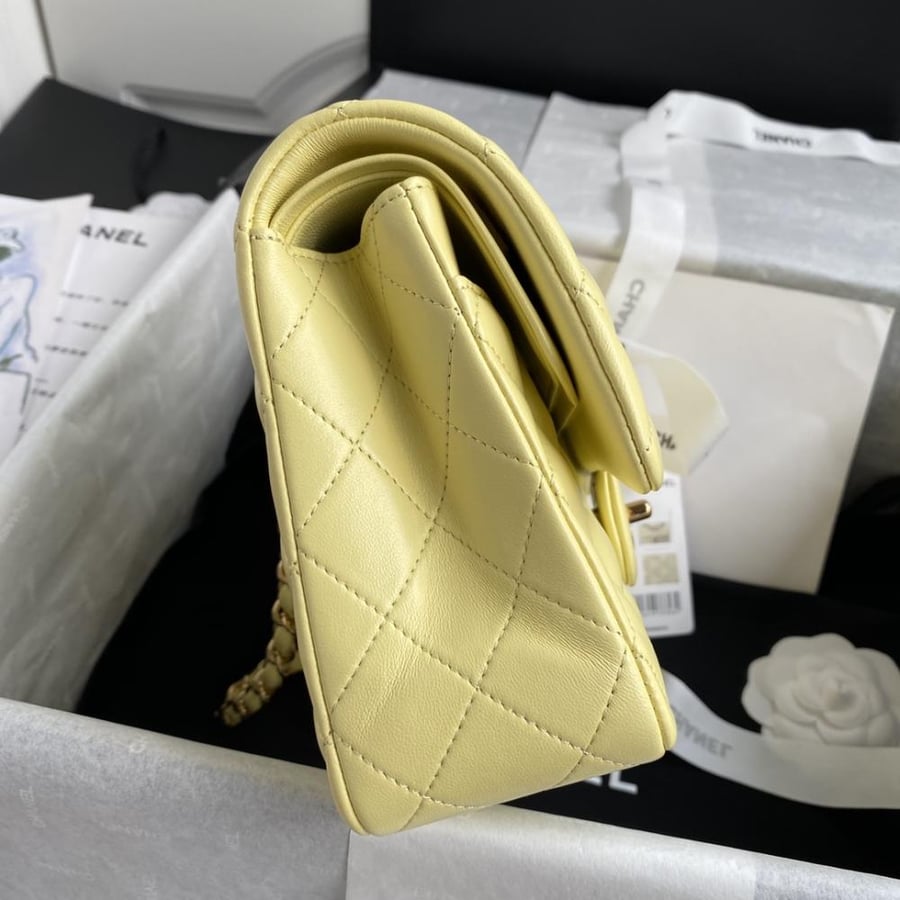 شانيل كلاسيك ميديم جلد لامب سكن مقاس 25.5cm