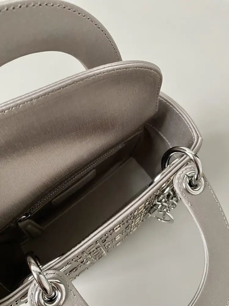 Mini Lady Dior Bag مقاس ميني (كريستال)
