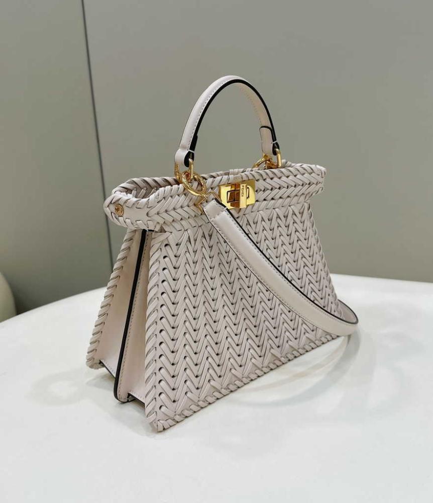 فندي بيكابو اي سيو Peekaboo ISeeU Small مقاس صغير 27cm