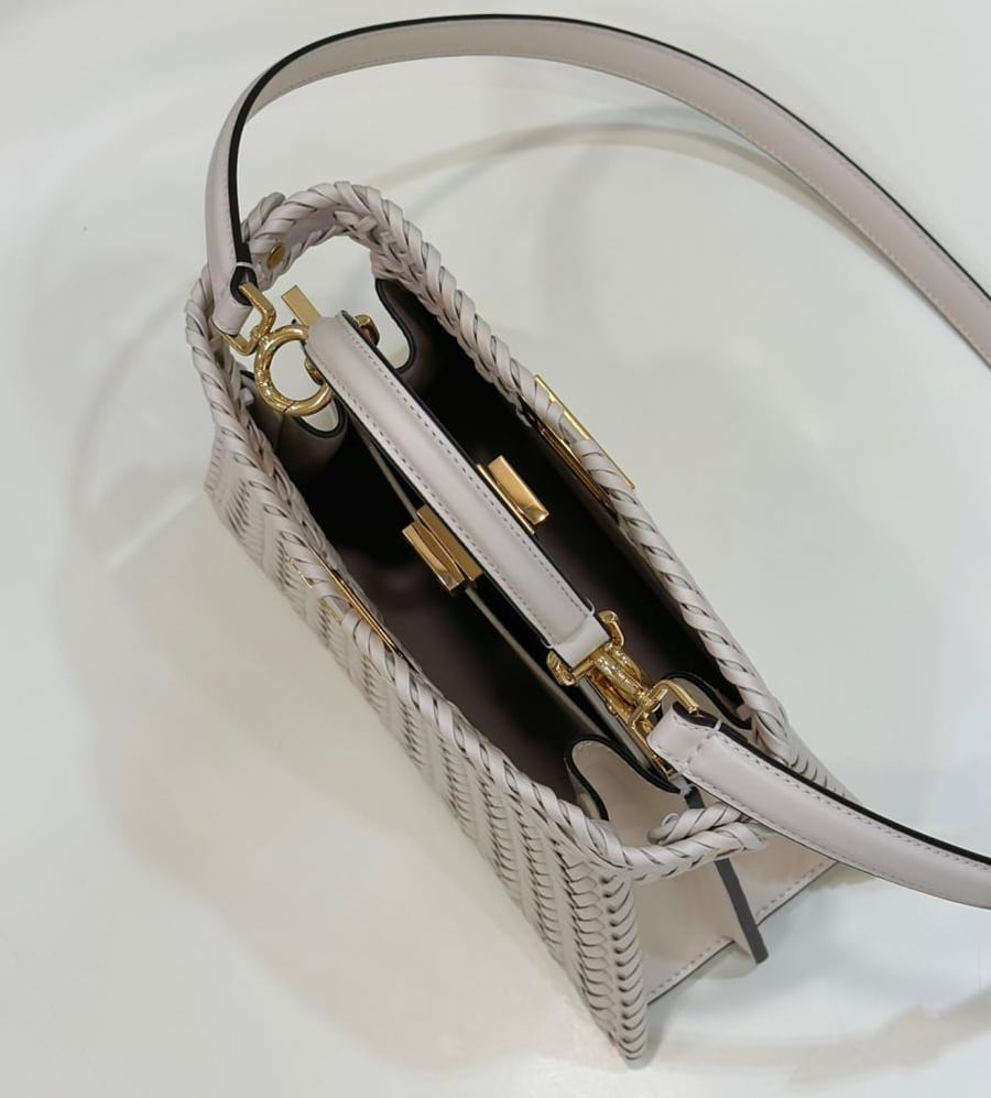 فندي بيكابو اي سيو Peekaboo ISeeU Small مقاس صغير 27cm