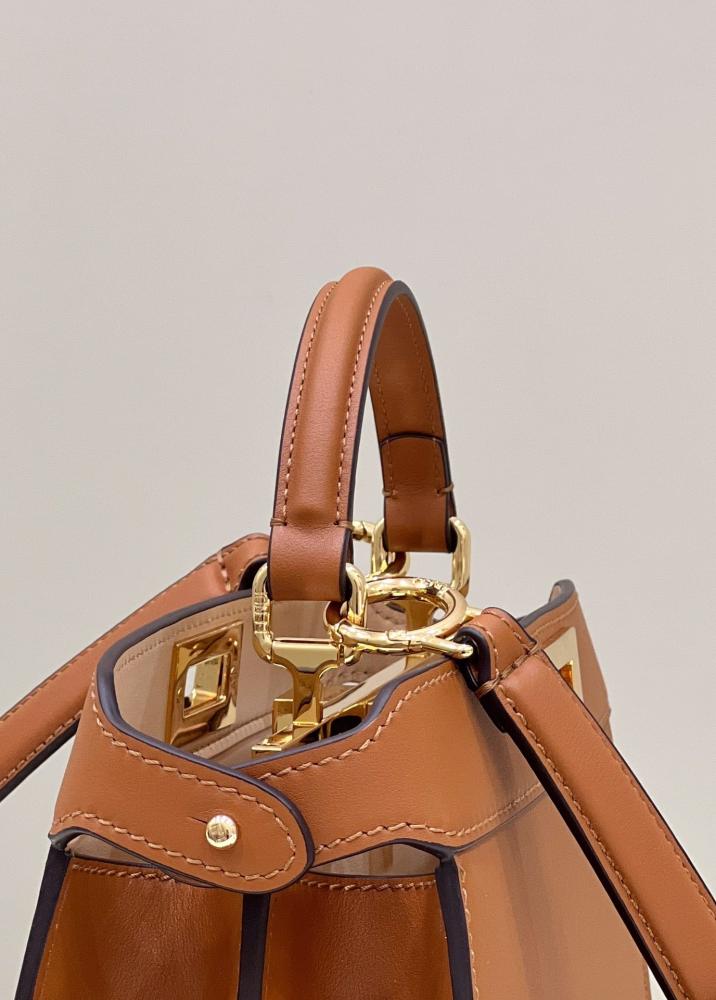 فندي بيكابو اي سيو Peekaboo ISeeU Small مقاس صغير 27cm