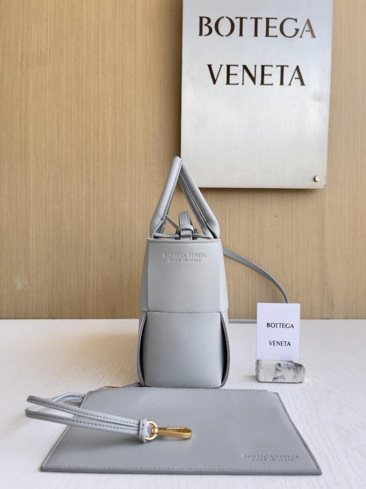 بوتيقا Mini Arco Tote مقاس 25cm