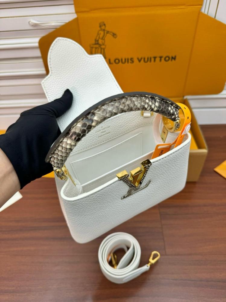 Louis Vuitton Capucines Mini