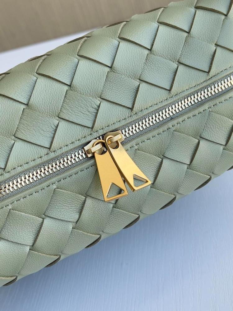 بوتيقا Loop small Bag مقاس 22cm