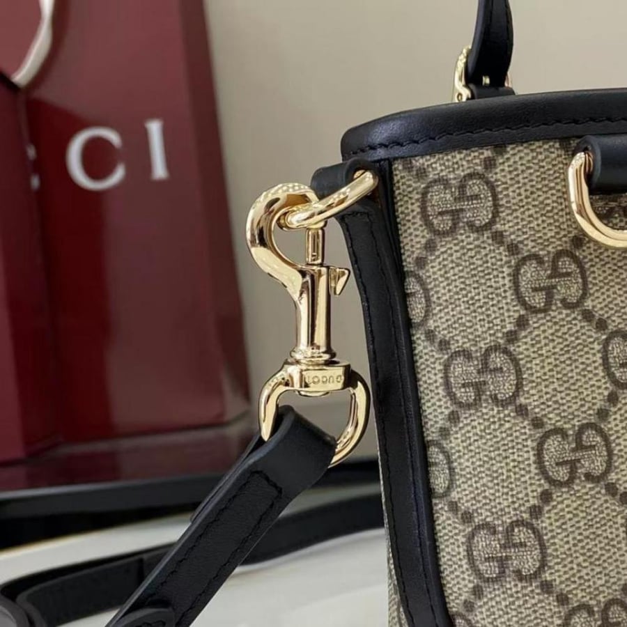 قوتشي حقيبة GG Emblem mini مقاس ميني