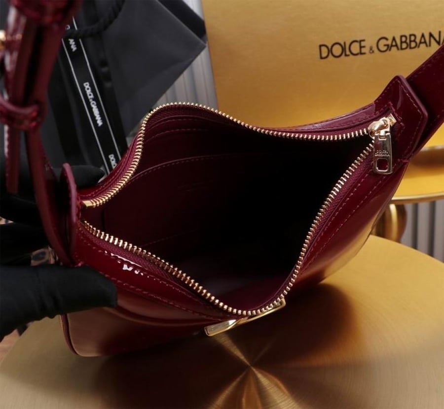 دولتشي شنطة 3.5 shoulder bag لامع