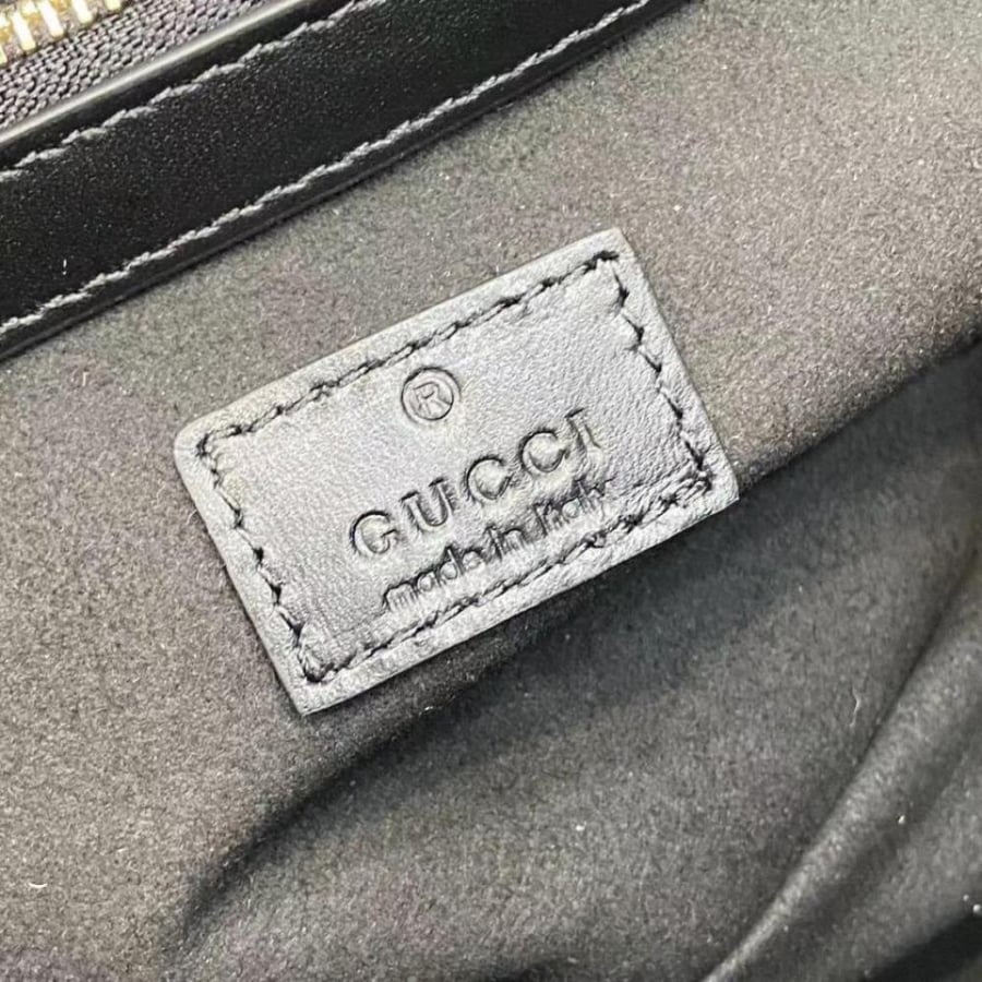 قوتشي جيجي امبلم وسط GG Emblem Medium