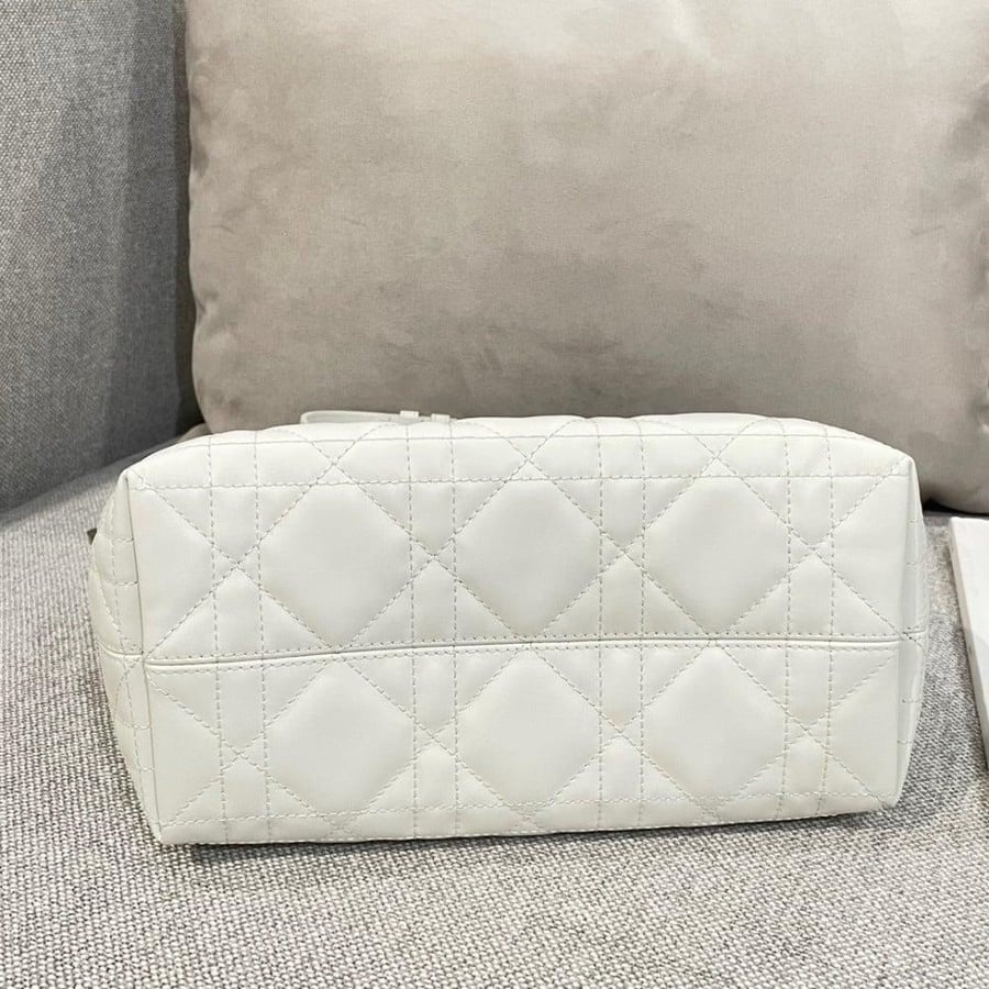 Small Dior Toujours Bag صغير