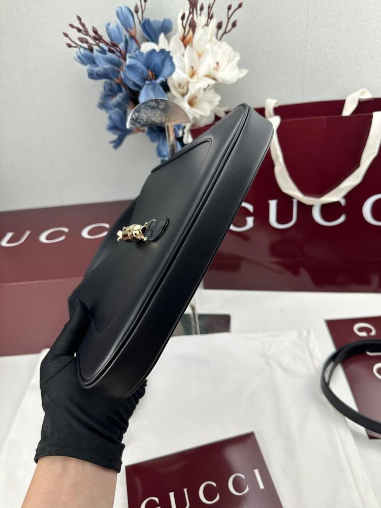 حقيبة قوتشي GUCCI JACKIE متوسطة الحجم