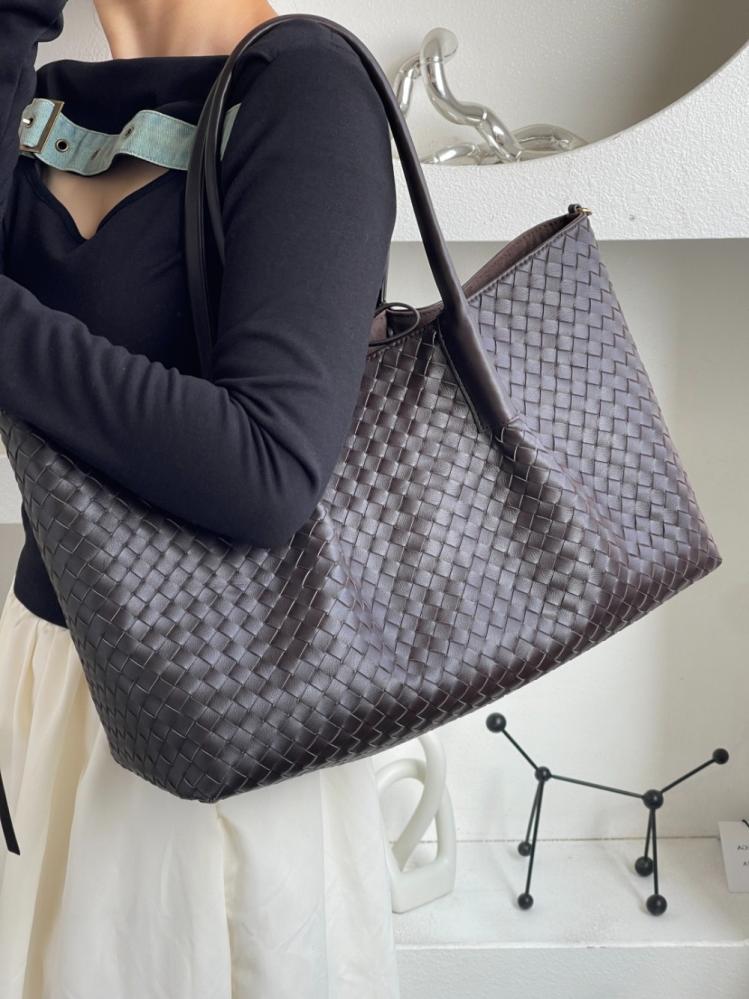 بوتيقا Pinacoteca medium مقاس 43cm