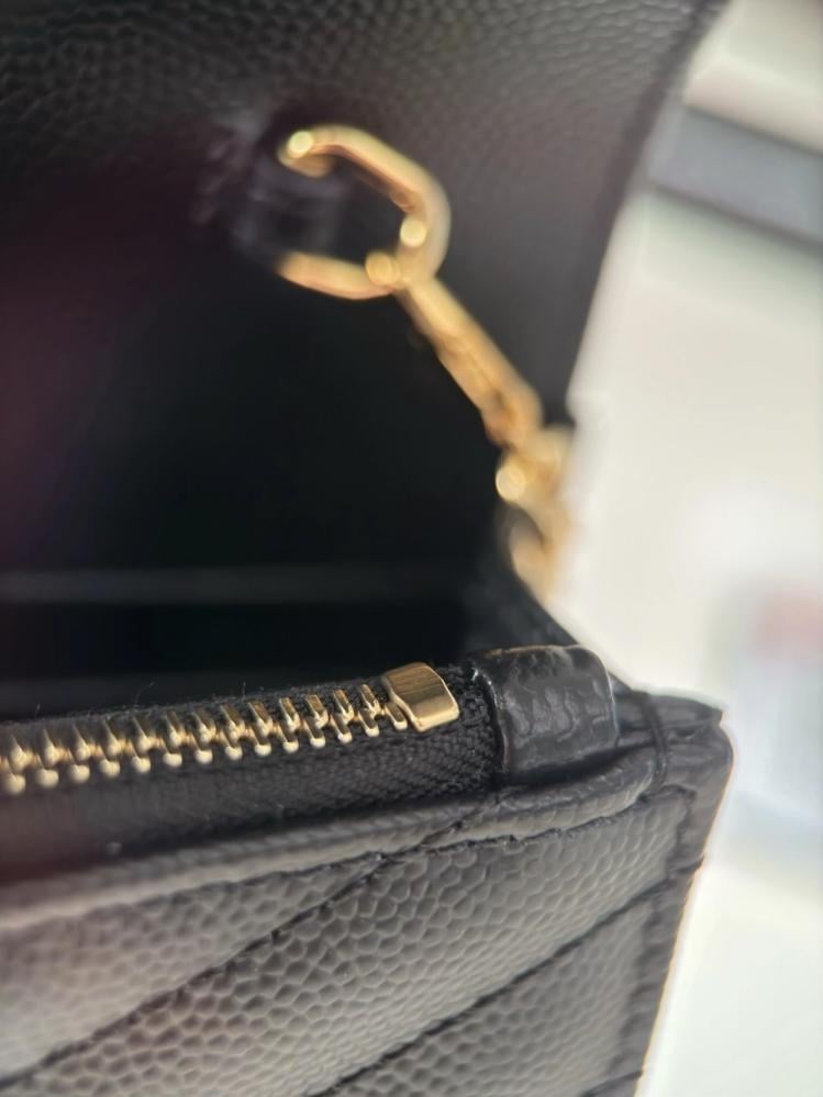 سان لوران CASSANDRE ENVELOPE CHAIN WALLET مقاس 19cm