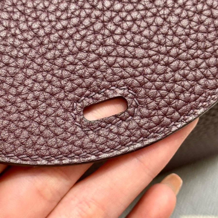 ارميز ليندي Lindy mini مقاس 19cm لون الهاردوير ذهبي لون الشنطه عنابي