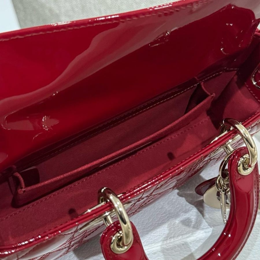 ديور ليدي دي جوي سمول Dior Lady D-Joy small Bag  مقاس صغير كرزي لامع