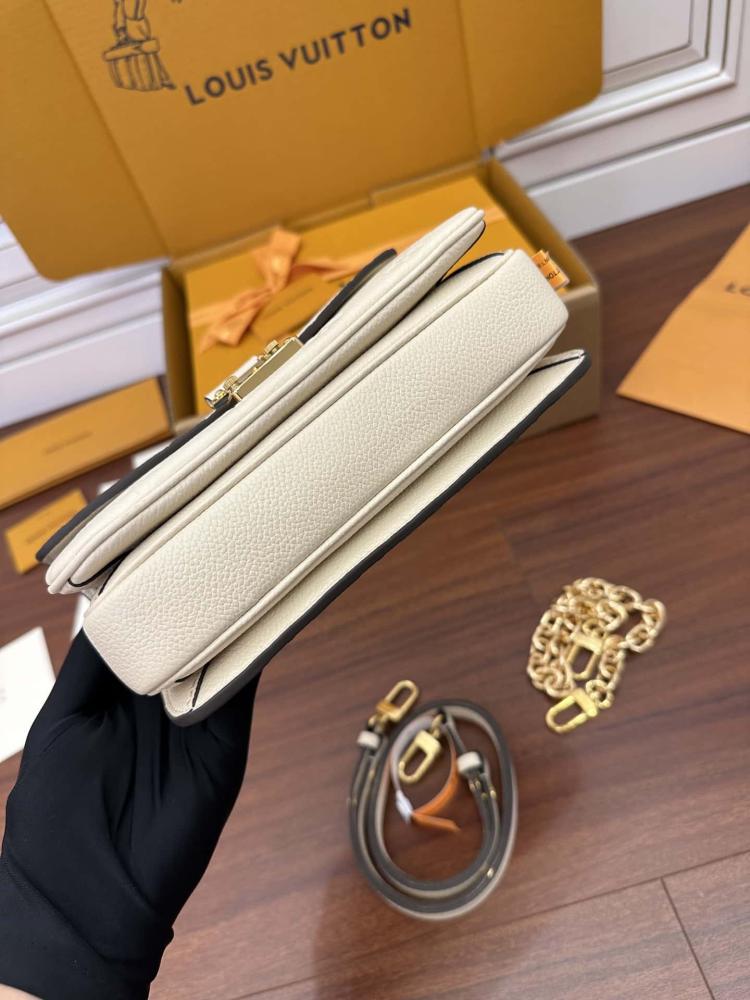 Louis Vuitton Pochette Métis East West