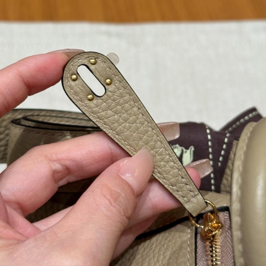 ارميز ليندي Lindy mini مقاس 19cm لون الهاردوير ذهبي