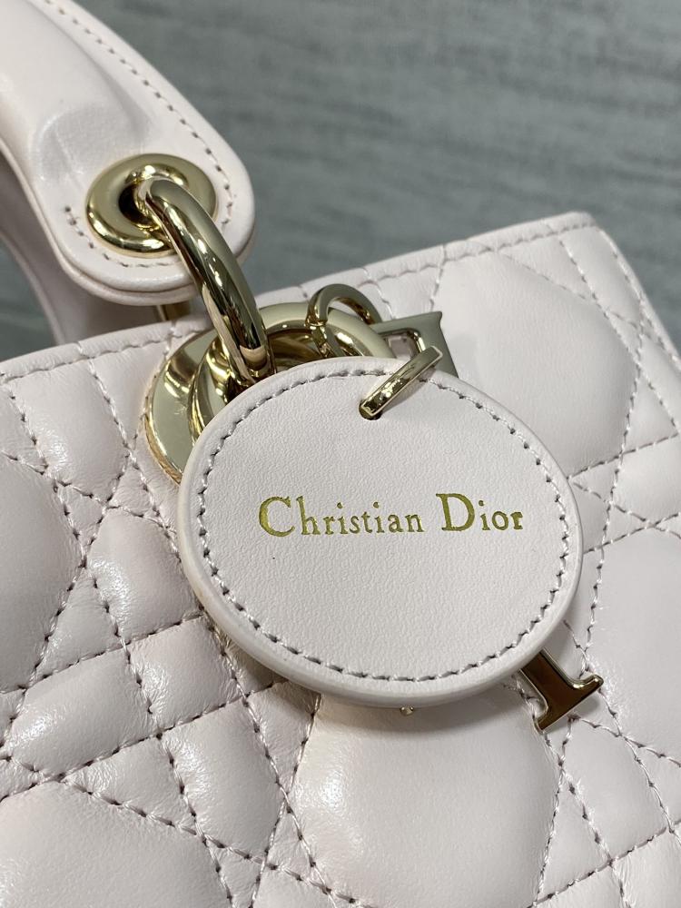 ديور ليدي دي جوي سمول Dior Lady D-Joy small Bag  مقاس صغير