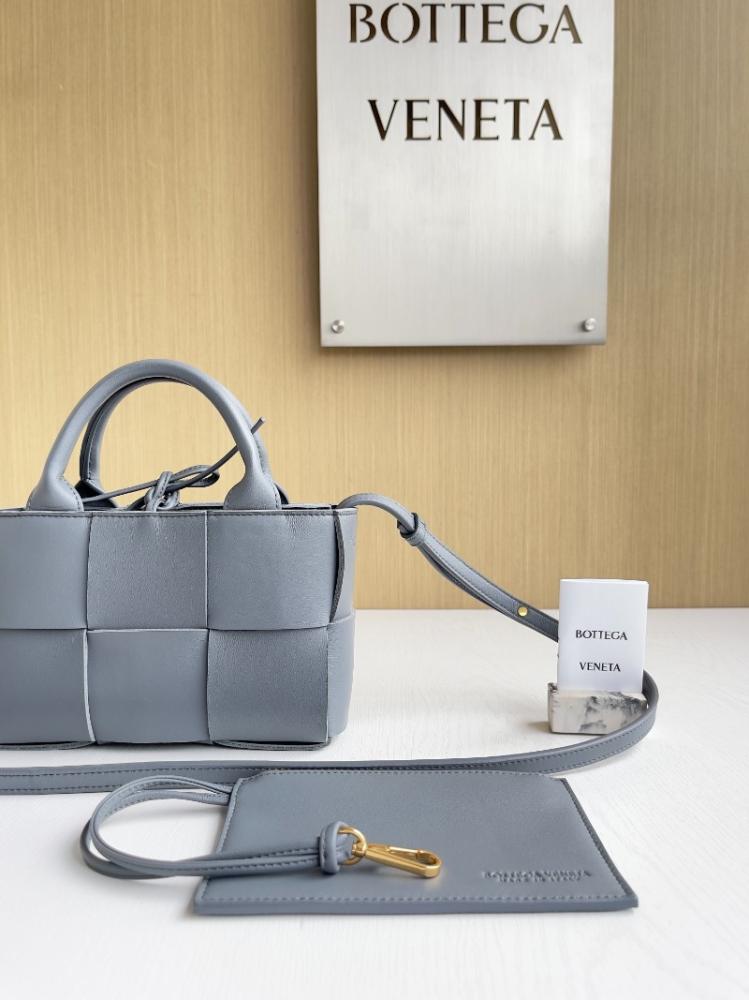 بوتيقا Candy Arco Tote مقاس 20cm