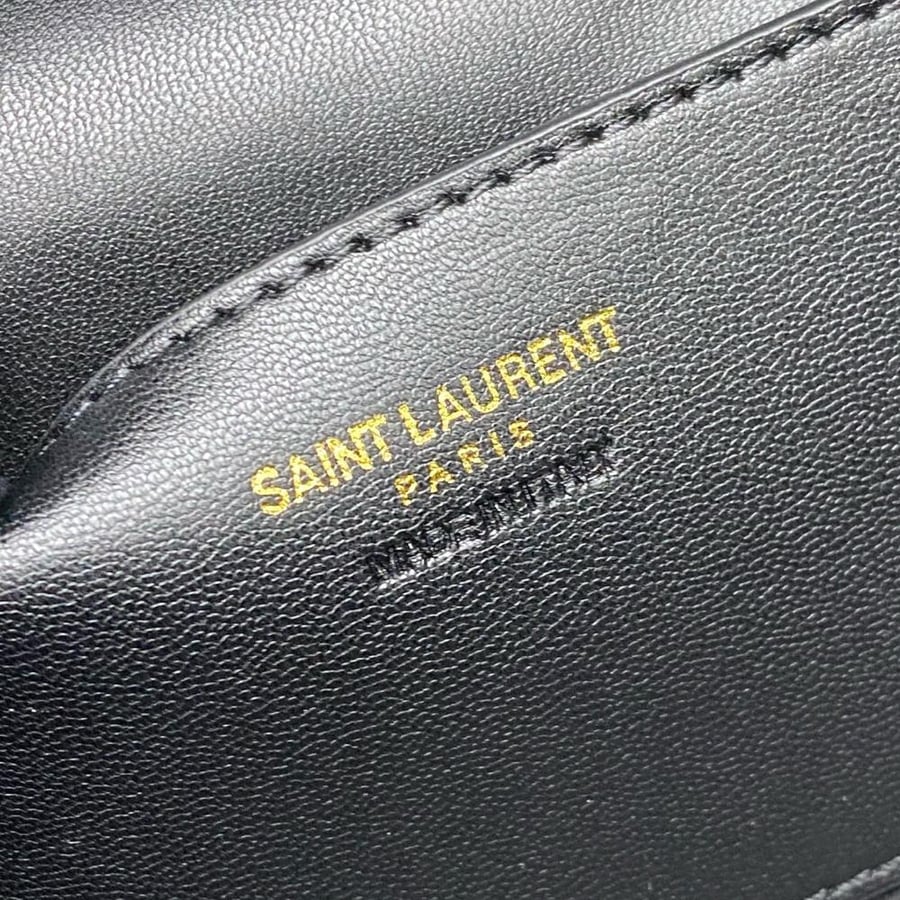 YSL Gaby Vanity جلد لامع