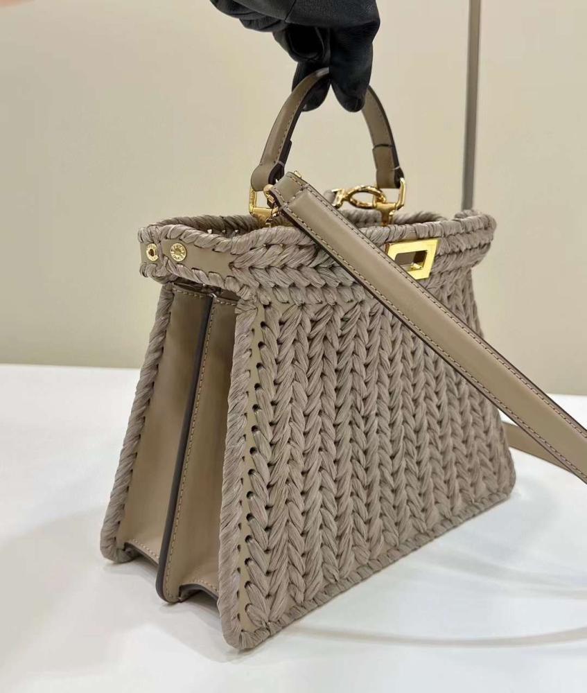 فندي بيكابو اي سيو Peekaboo ISeeU Small مقاس صغير 27cm