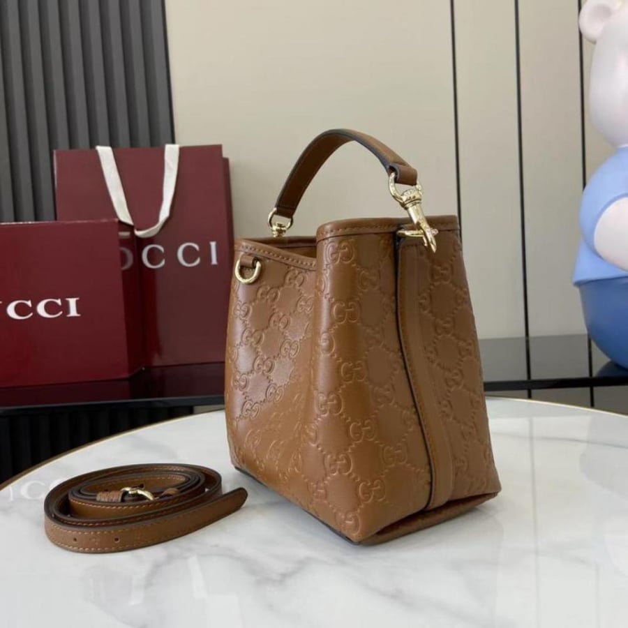 قوتشي جيجي امبلم سمول بوكت GG Emblem small bucket bag