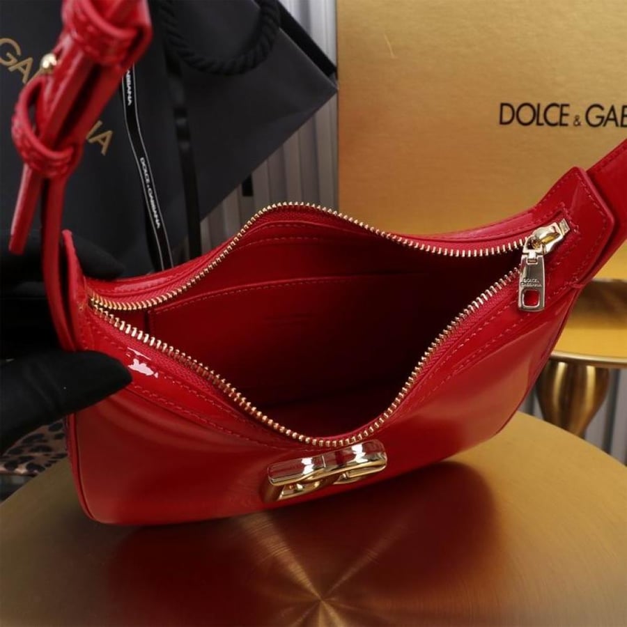 دولتشي شنطة 3.5 shoulder bag لامع