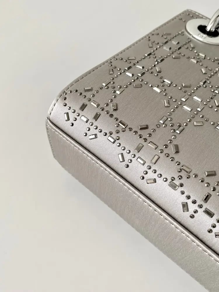 Mini Lady Dior Bag مقاس ميني (كريستال)