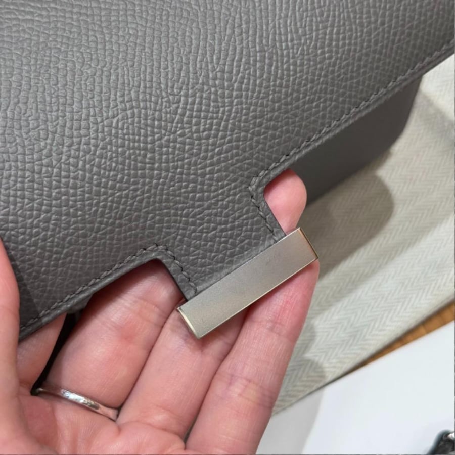 ايرميز Constance To Go wallet (هاردوير فضي)