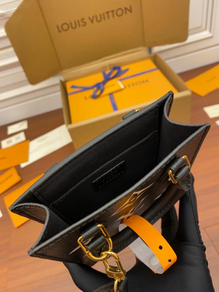 لويس فيتون Petit Sac Plat