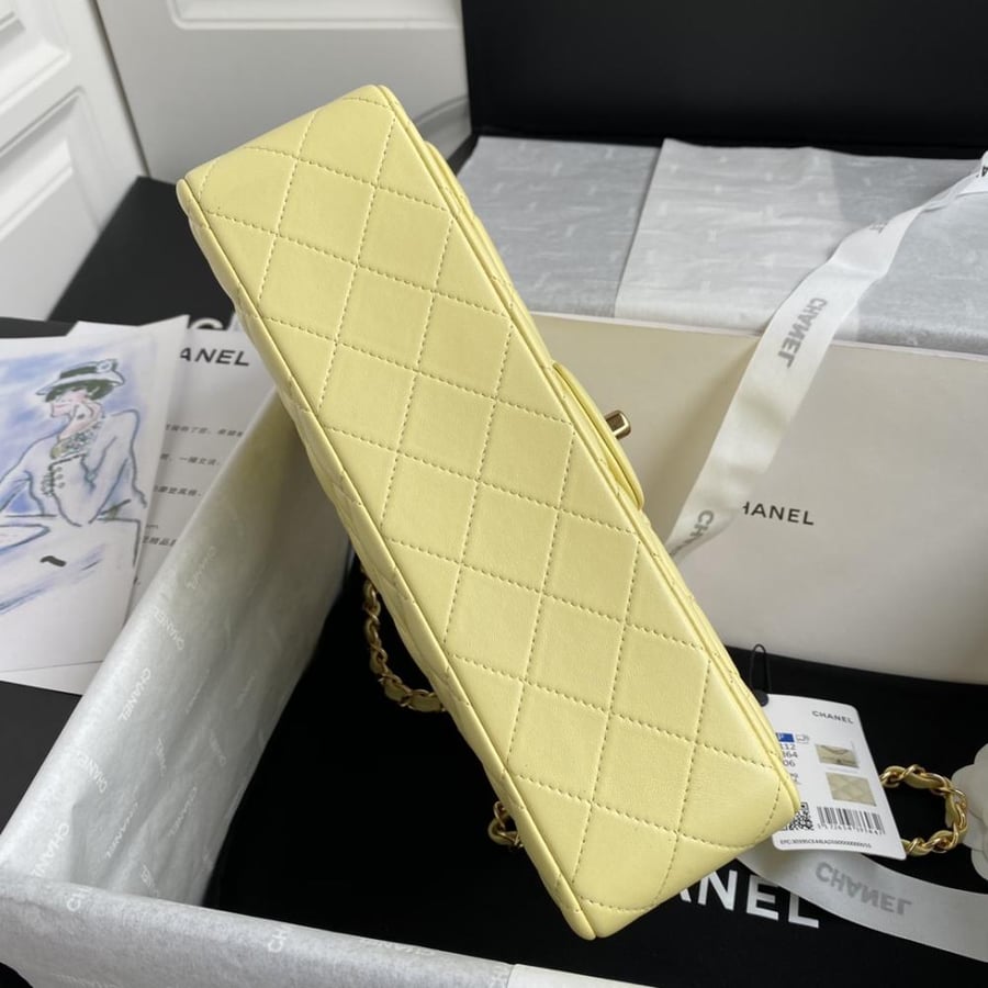شانيل كلاسيك ميديم جلد لامب سكن مقاس 25.5cm