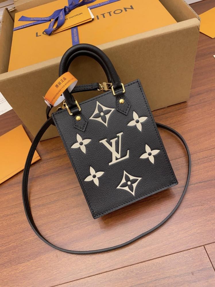 لويس فيتون Petit Sac Plat