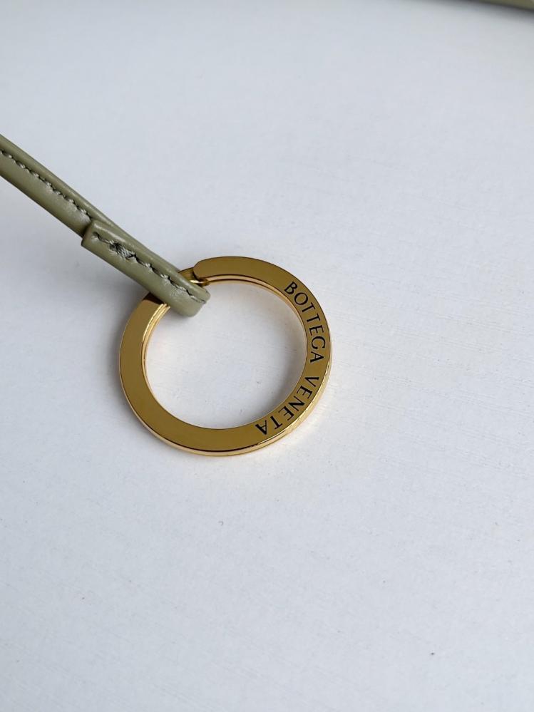 بوتيقا Top Handle Loop