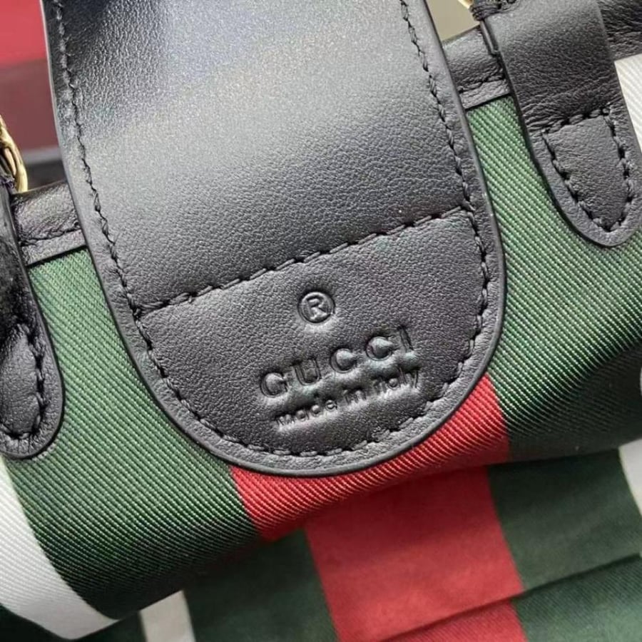 قوتشي حقيبة GG Emblem mini مقاس ميني