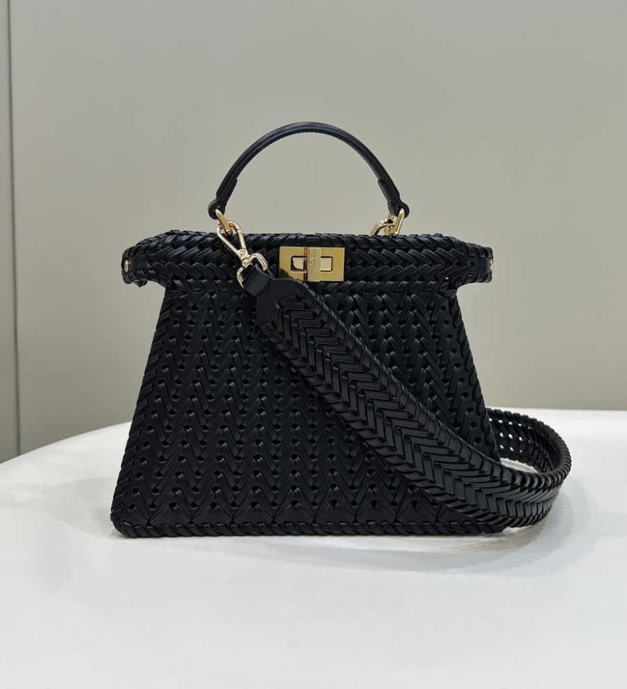 فندي بيكابو اي سيو Peekaboo ISeeU Small مقاس صغير 27cm