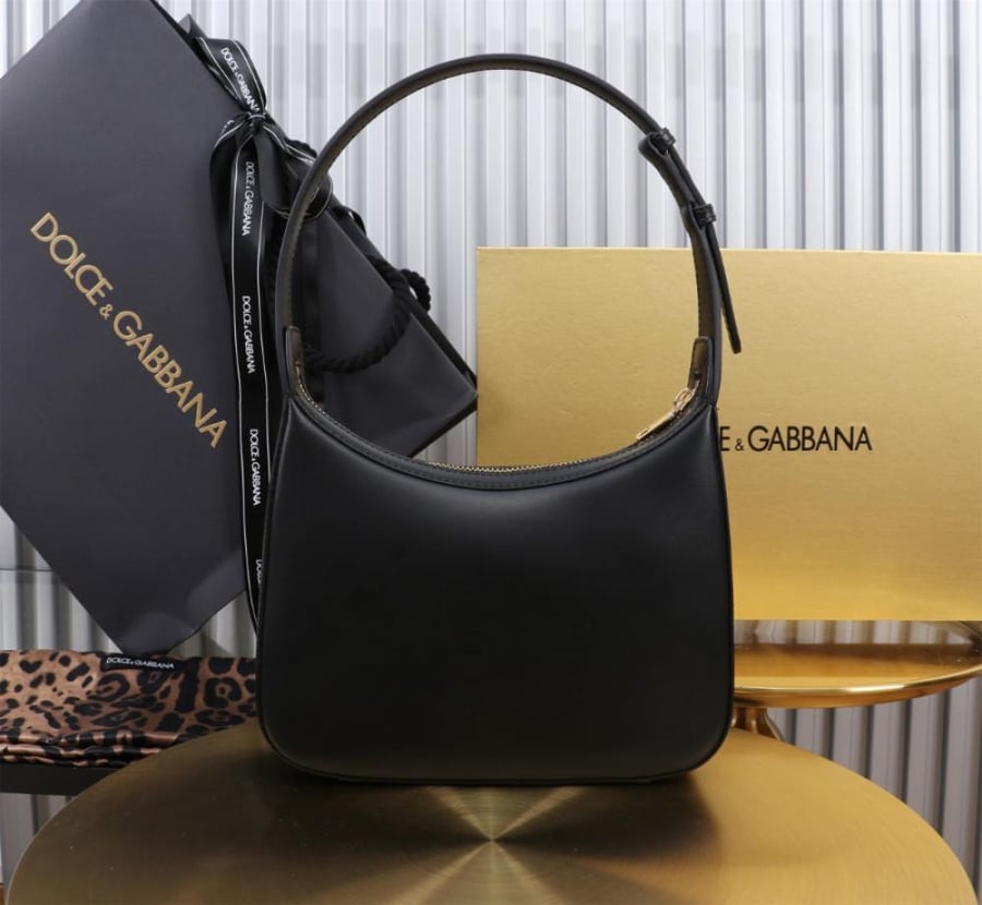 دولتشي شنطة 3.5 shoulder bag