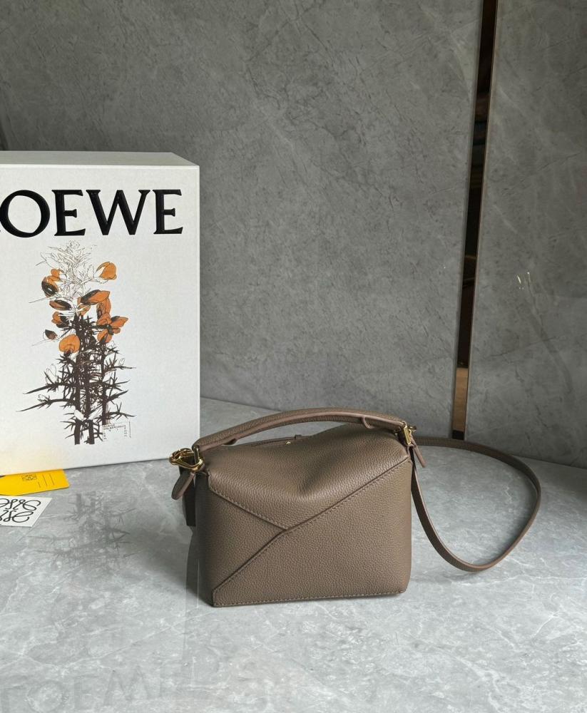 لويفي بازل مقاس ميني Loewe Mini puzzle bag