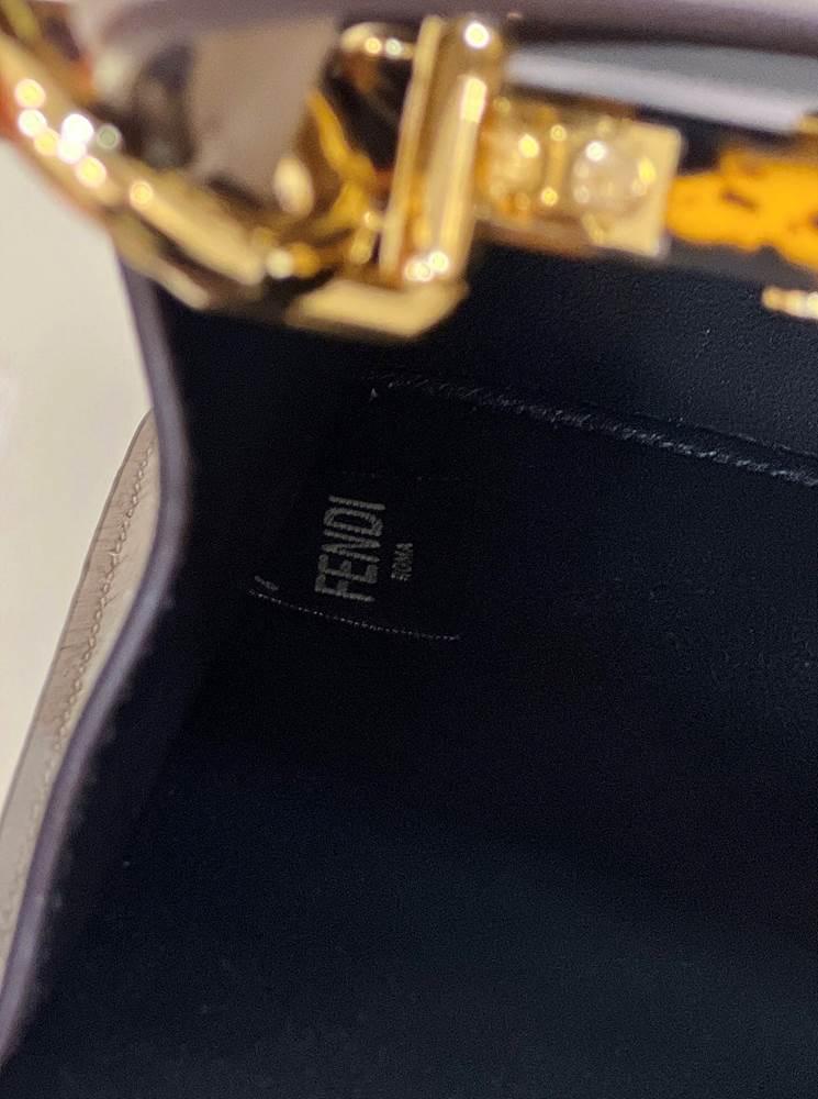 فندي بيكابو اي سيو Peekaboo ISeeU Small مقاس صغير 27cm