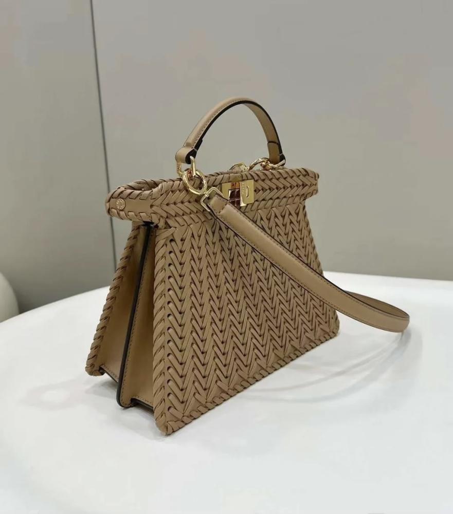 فندي بيكابو اي سيو Peekaboo ISeeU Small مقاس صغير 27cm