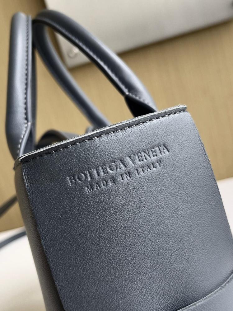 بوتيقا Mini Arco Tote مقاس 25cm