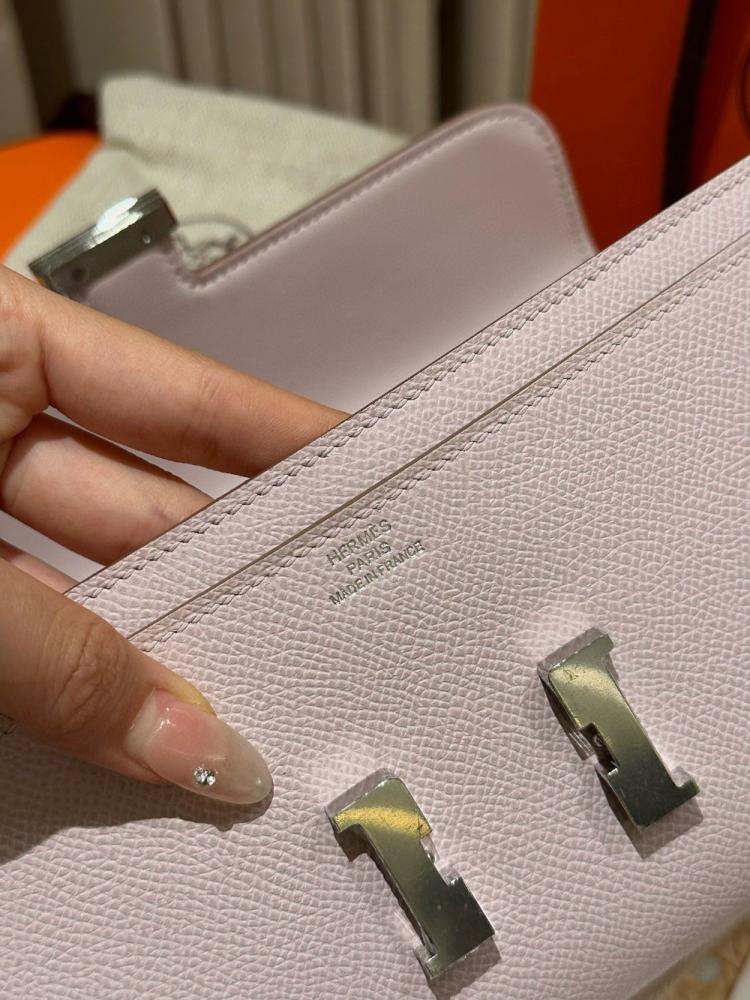 ايرميز Constance To Go wallet (هاردوير فضي)
