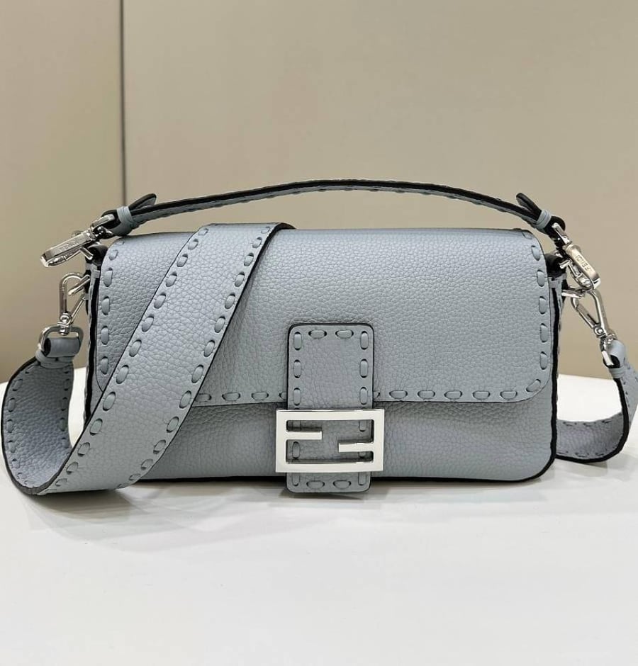 Fendi Baguette medium size 27cm