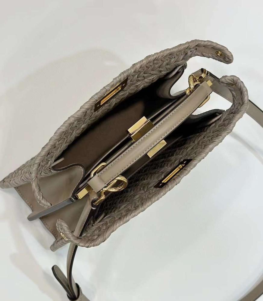 فندي بيكابو اي سيو Peekaboo ISeeU Small مقاس صغير 27cm