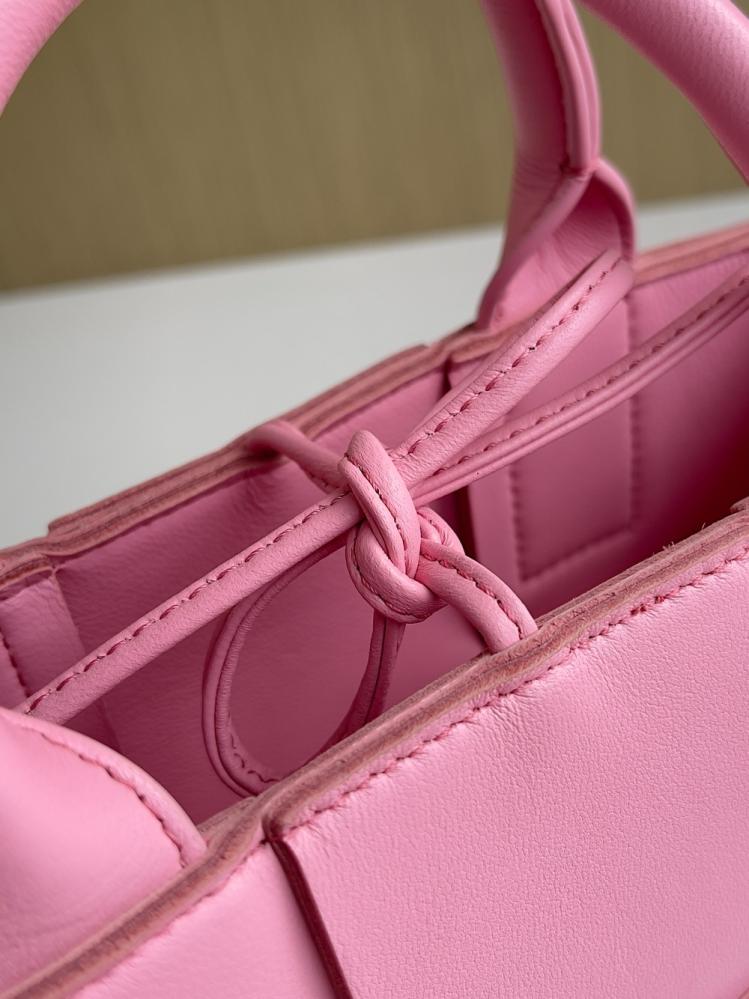 بوتيقا Candy Arco Tote مقاس 20cm