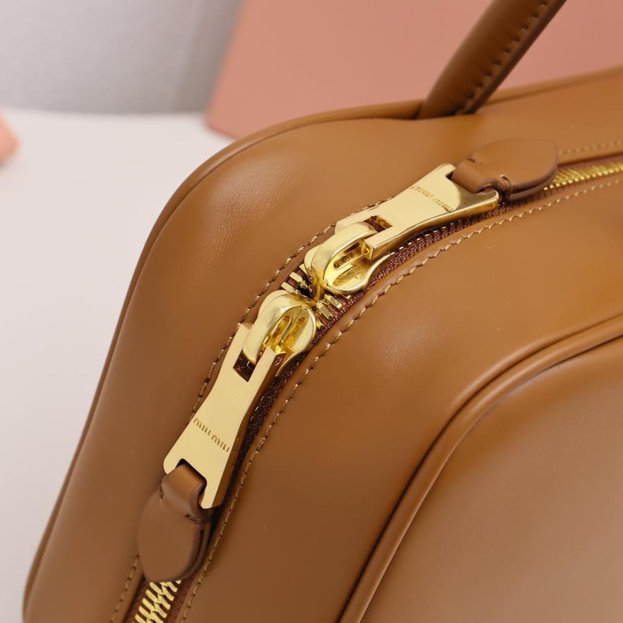 Beau leather top-handle medium