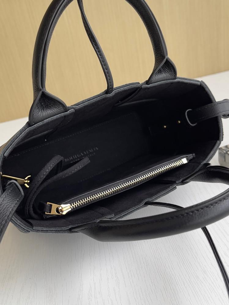 بوتيقا Candy Arco Tote مقاس 20cm