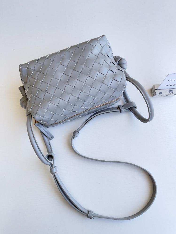 بوتيقا Top Handle Loop