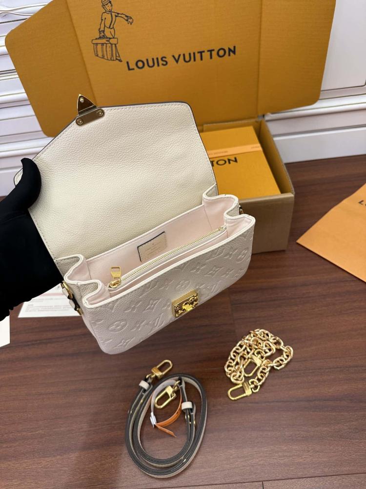 Louis Vuitton Pochette Métis East West