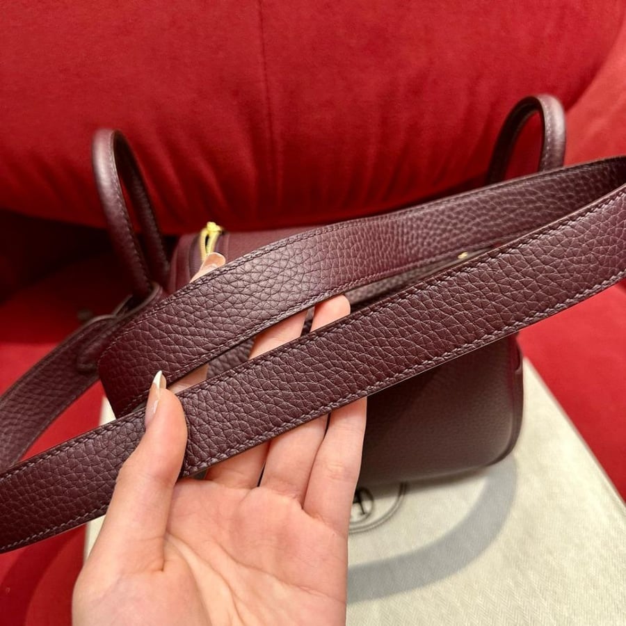 ارميز ليندي Lindy mini مقاس 19cm لون الهاردوير ذهبي لون الشنطه عنابي