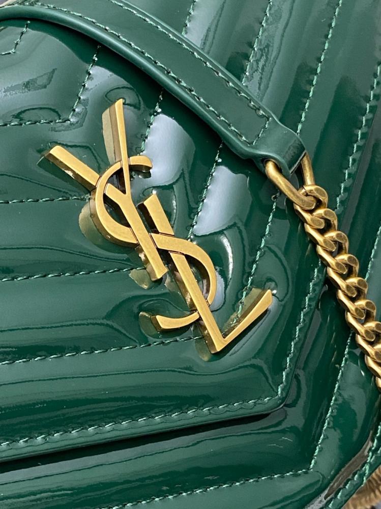 سان لوران CASSANDRE ENVELOPE CHAIN WALLET مقاس 19cm